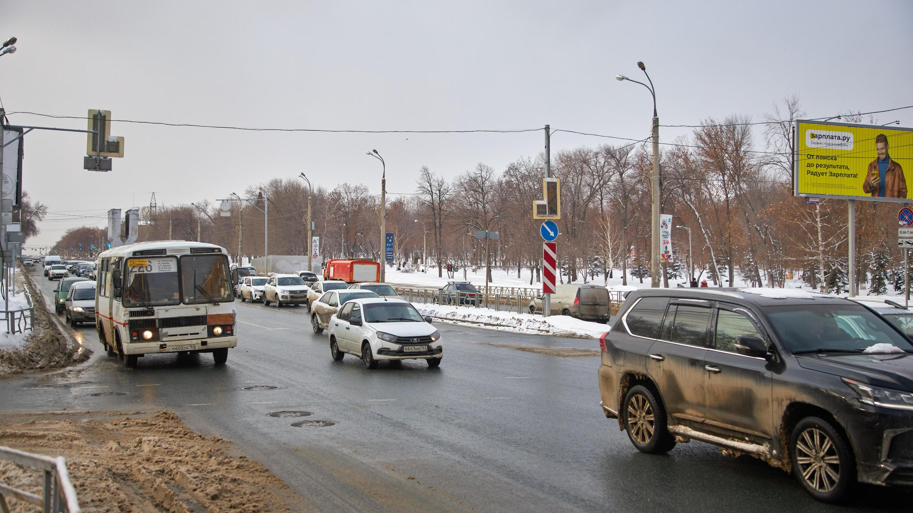 Без гнили и штрафов: какие машины продают в Самарской области по цене до <nobr class="_">500 тысяч</nobr> рублей