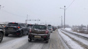 На железнодорожном мосту Архангельска собралась большая пробка: что там случилось