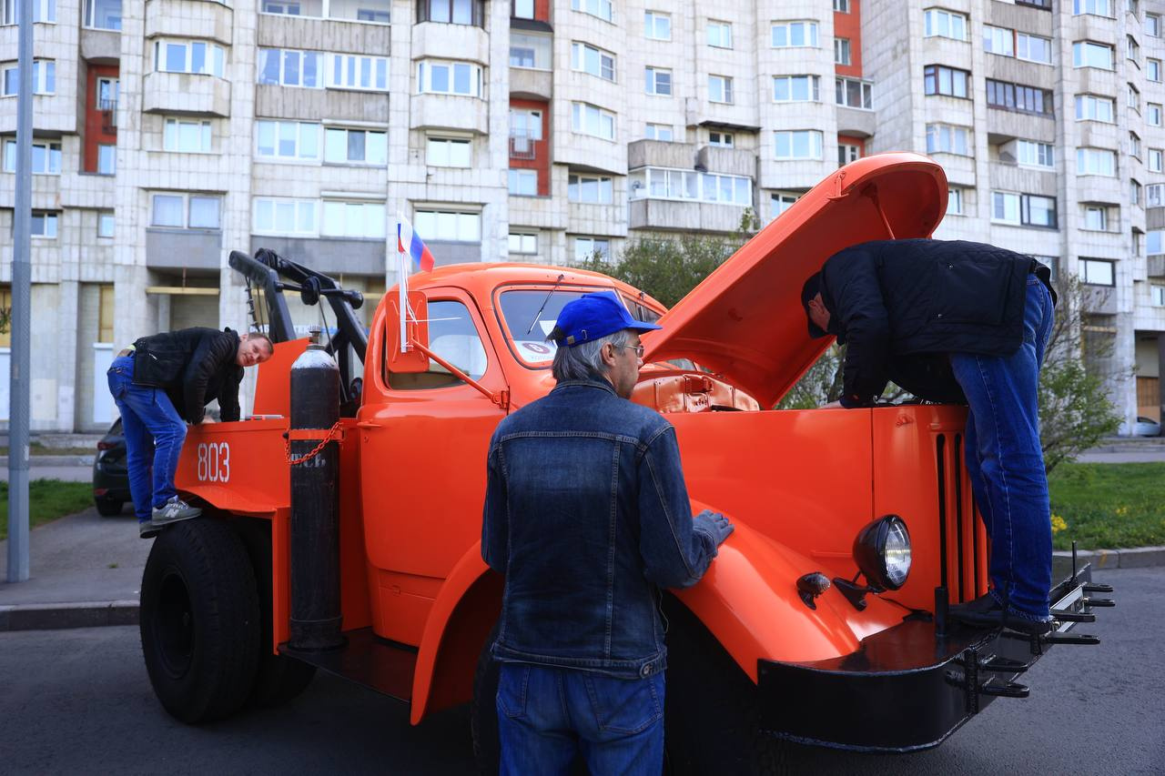 Множество старых машин на улицах Петербурга не случайность. Их количество  символично | 20.05.2023 | Санкт-Петербург - БезФормата