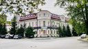 В центре Иркутска продают старинный каменный особняк за 750 млн рублей. Что о нем известно?