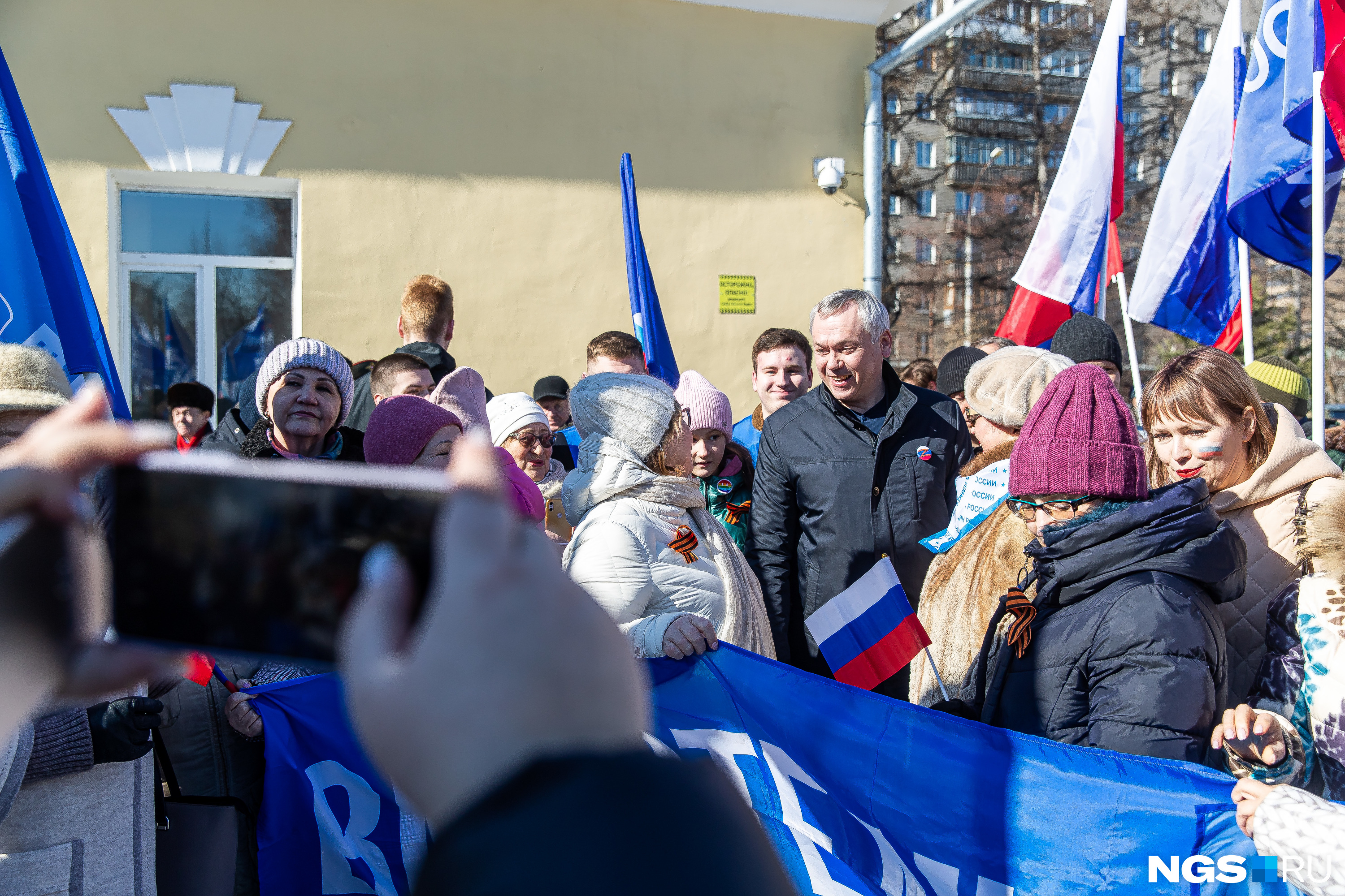 Настроение у собравшихся было приподнятым Настроение у собравшихся было приподнятым