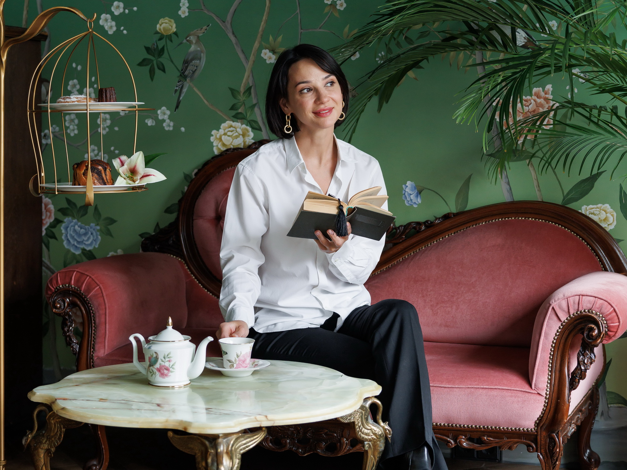 «Моя жизнь вообще сплошная авантюра». Как Анна Красовская делает трехметровые торты и отвозит их в Дубай