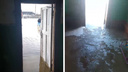 «Вода была в квартирах на первом этаже»: смотрите, как в Архангельской области затопило поселок