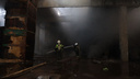 Больше ста спасателей боролись день и ночь: в Самаре потушили огромный пожар на заводе у Кировского рынка