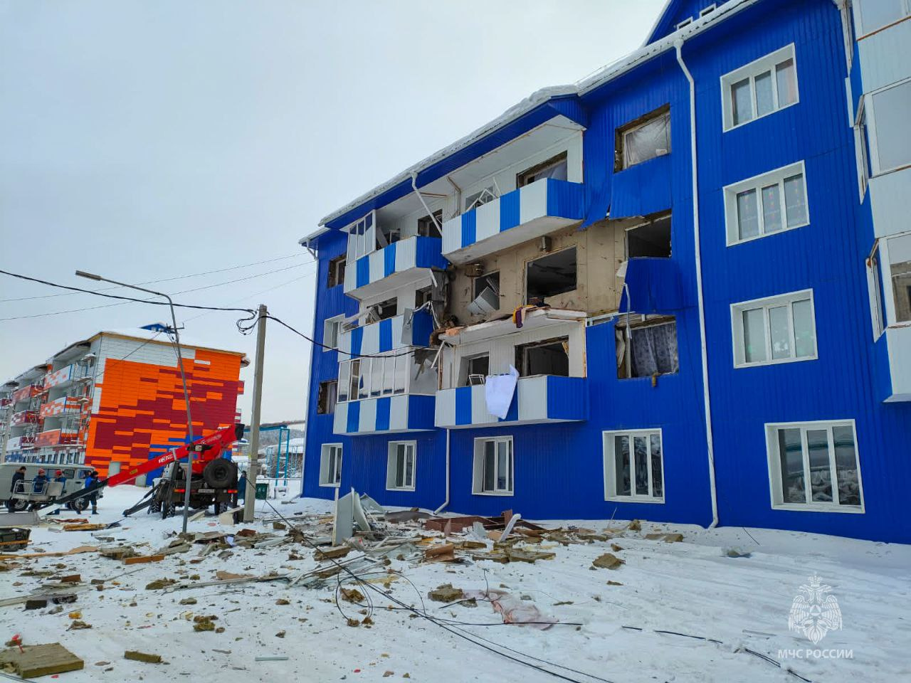 Взрыв газа в Якутии: МЧС показывает, что стало с квартирой и домом