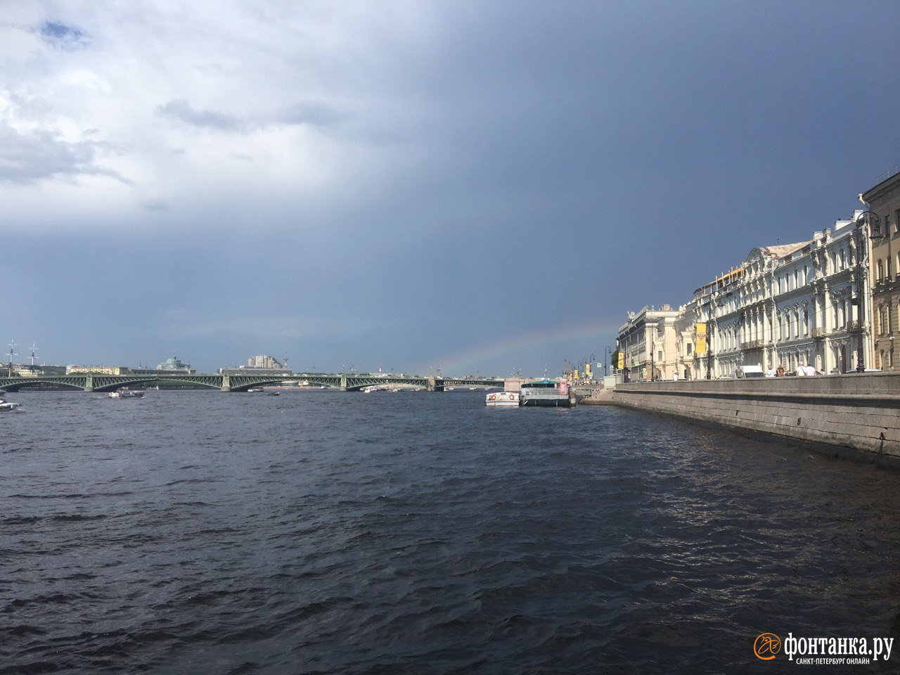 Посмотрите, как Петербург накрывает тень от плотной грозовой тучи в  Петербурге - 2 июня 2024 - ФОНТАНКА.ру