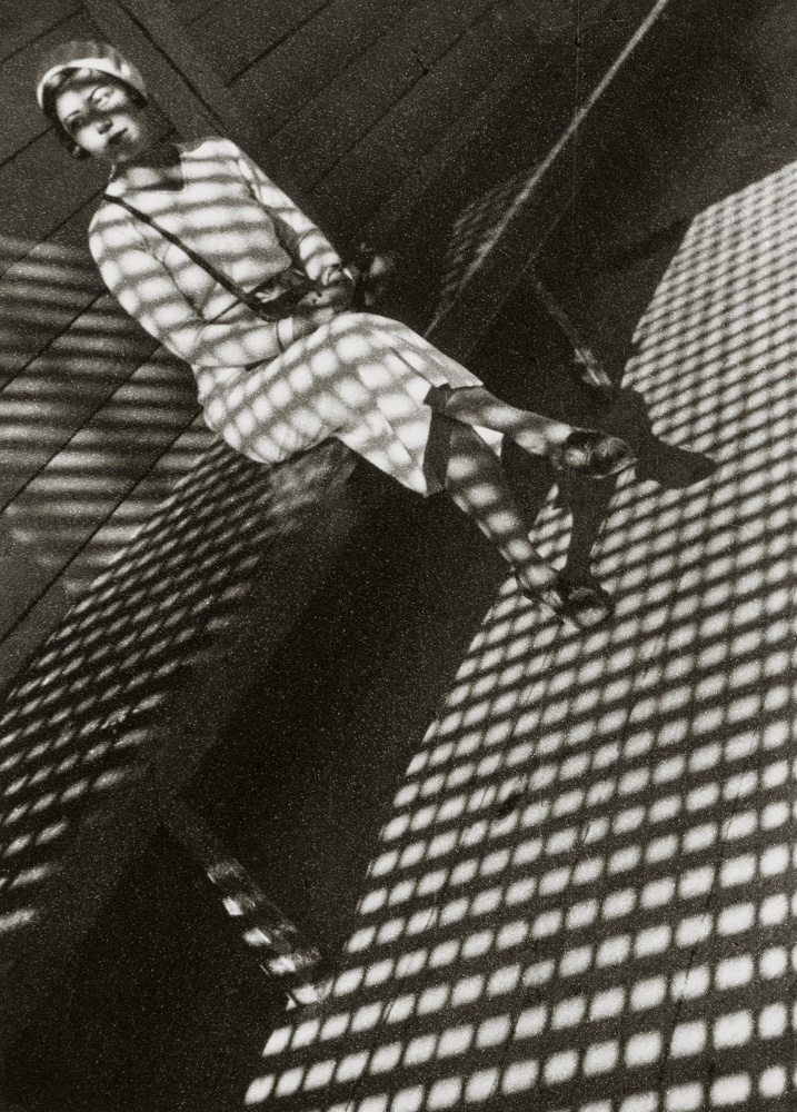 Александр Родченко. Девушка с «Лейкой», 1934