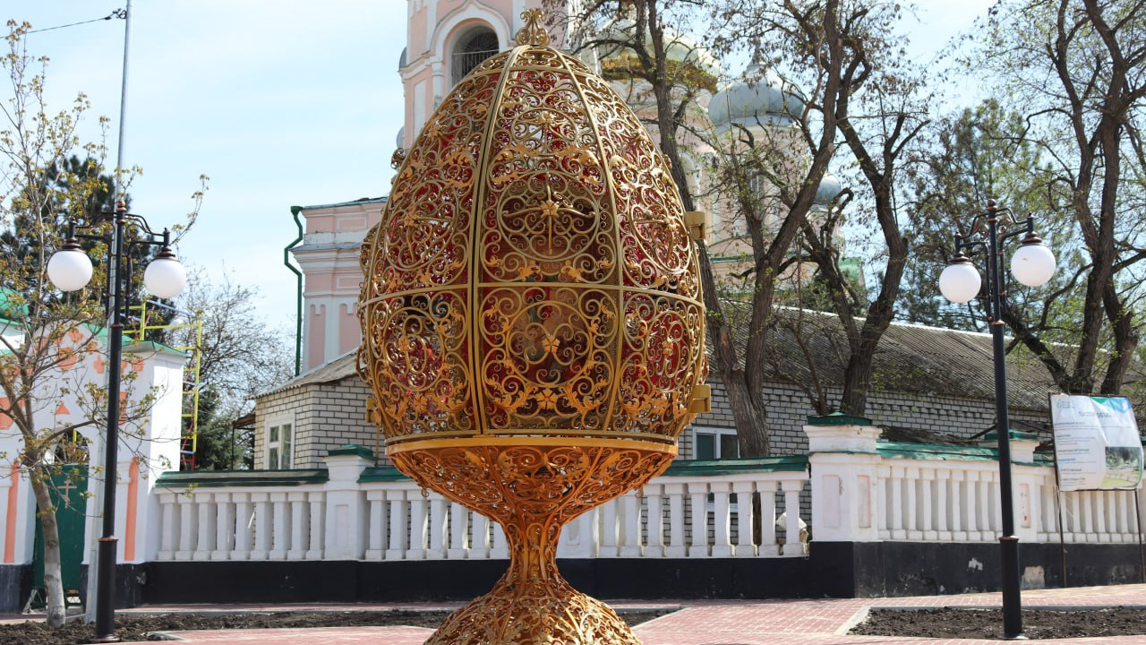 Стальное яйцо за <nobr class="_">2 миллиона</nobr> появилось у храма на Ставрополье