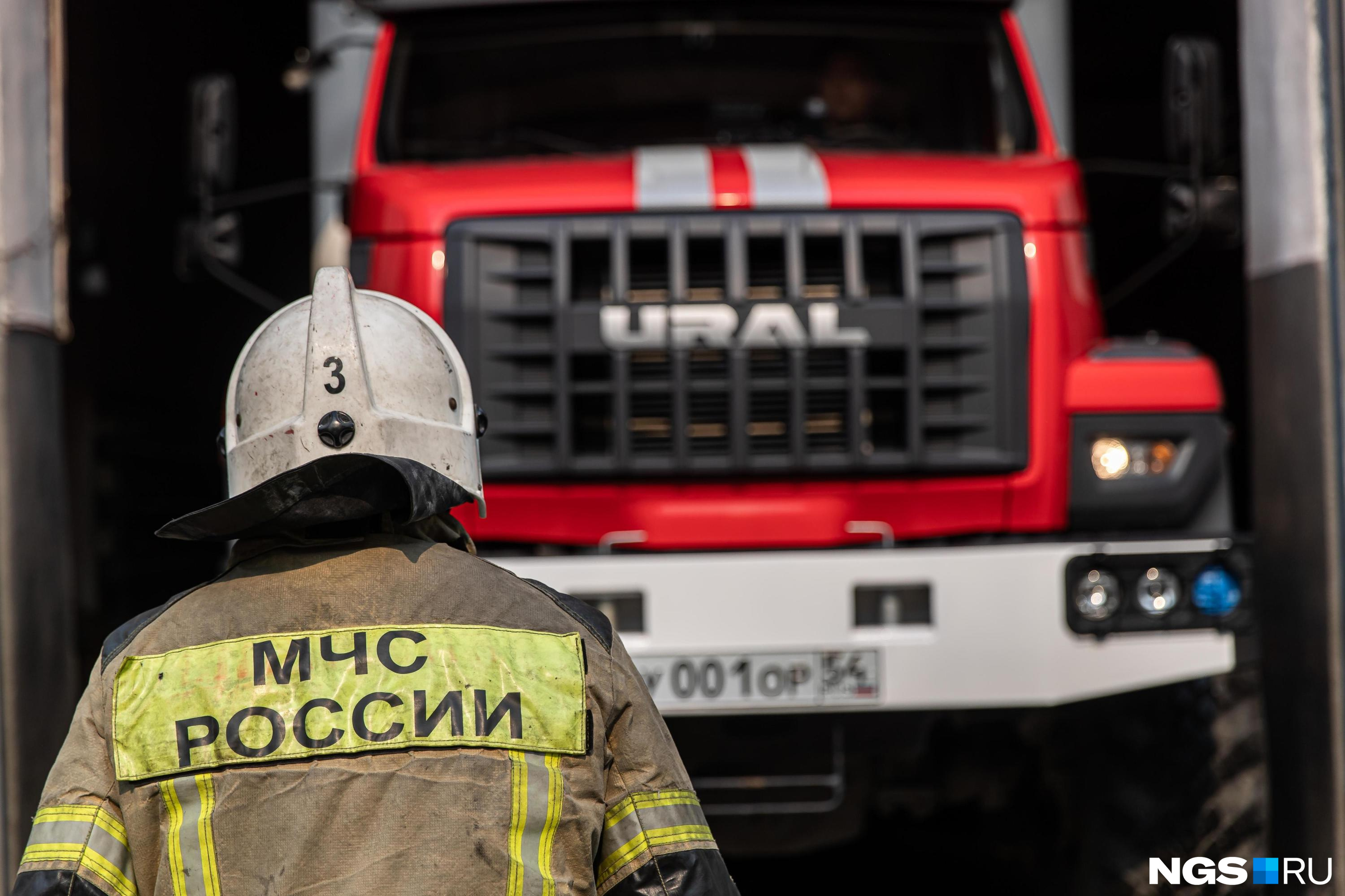 Спасено 14 человек: пожар вспыхнул в девятиэтажном здании под Новосибирском. Погиб мужчина