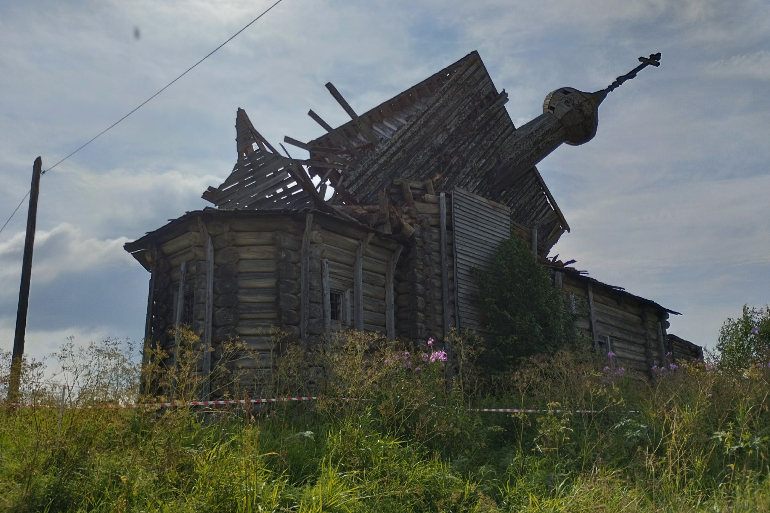 В Архангельской области рухнула 200-летняя деревянная церковь | 01.08.2023  | Архангельск - БезФормата