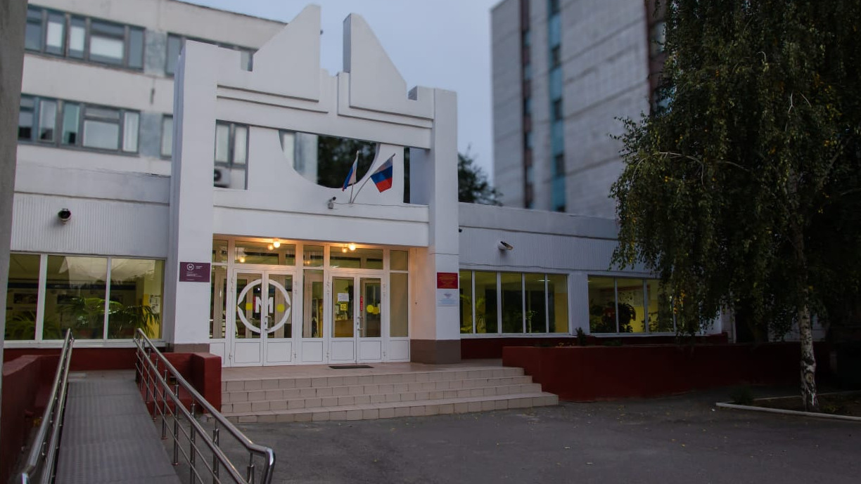 В Волгограде студенты колледжа, где уволили преподавателя из-за фото кактуса, заявили о невыплате стипендий