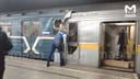 В московском метро столкнулись поезда. Машиниста зажало в кабине, есть пострадавшие