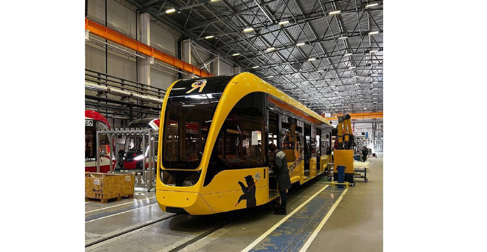 Трамвай «Львенок» собирают на заводе в Санкт-Петербурге