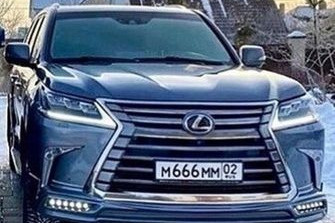 Огромный Lexus LX с не менее огромной «мордой»