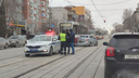 Автомобиль врезался в трамвай в Новосибирске