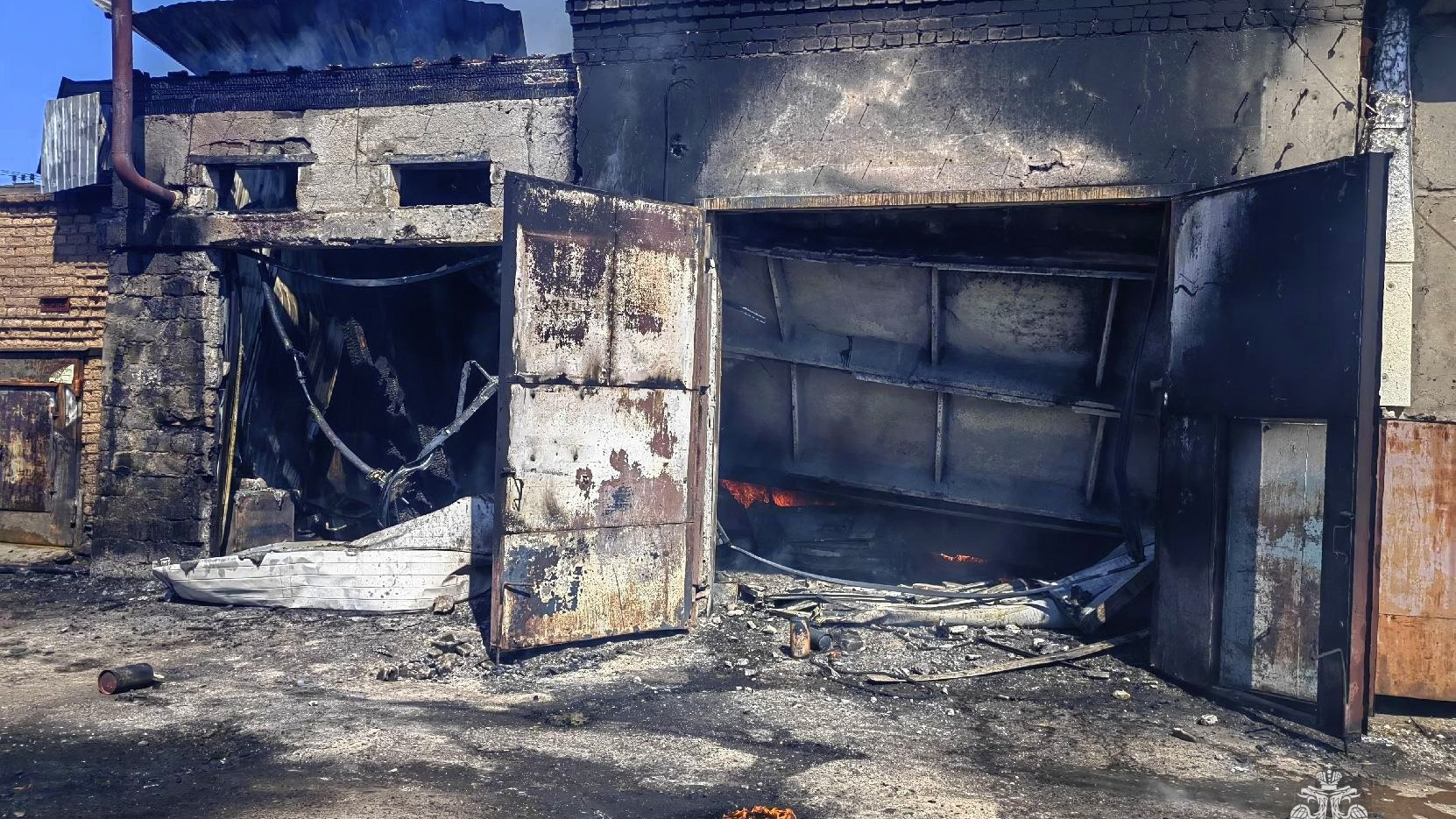 Спасатели рассказали подробности пожара в районе нефтебазы в Стерлитамаке