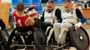 «Инвалидом себя не считаю, просто поребриков стало больше»: смотрим видео про брутальных регбистов на колясках