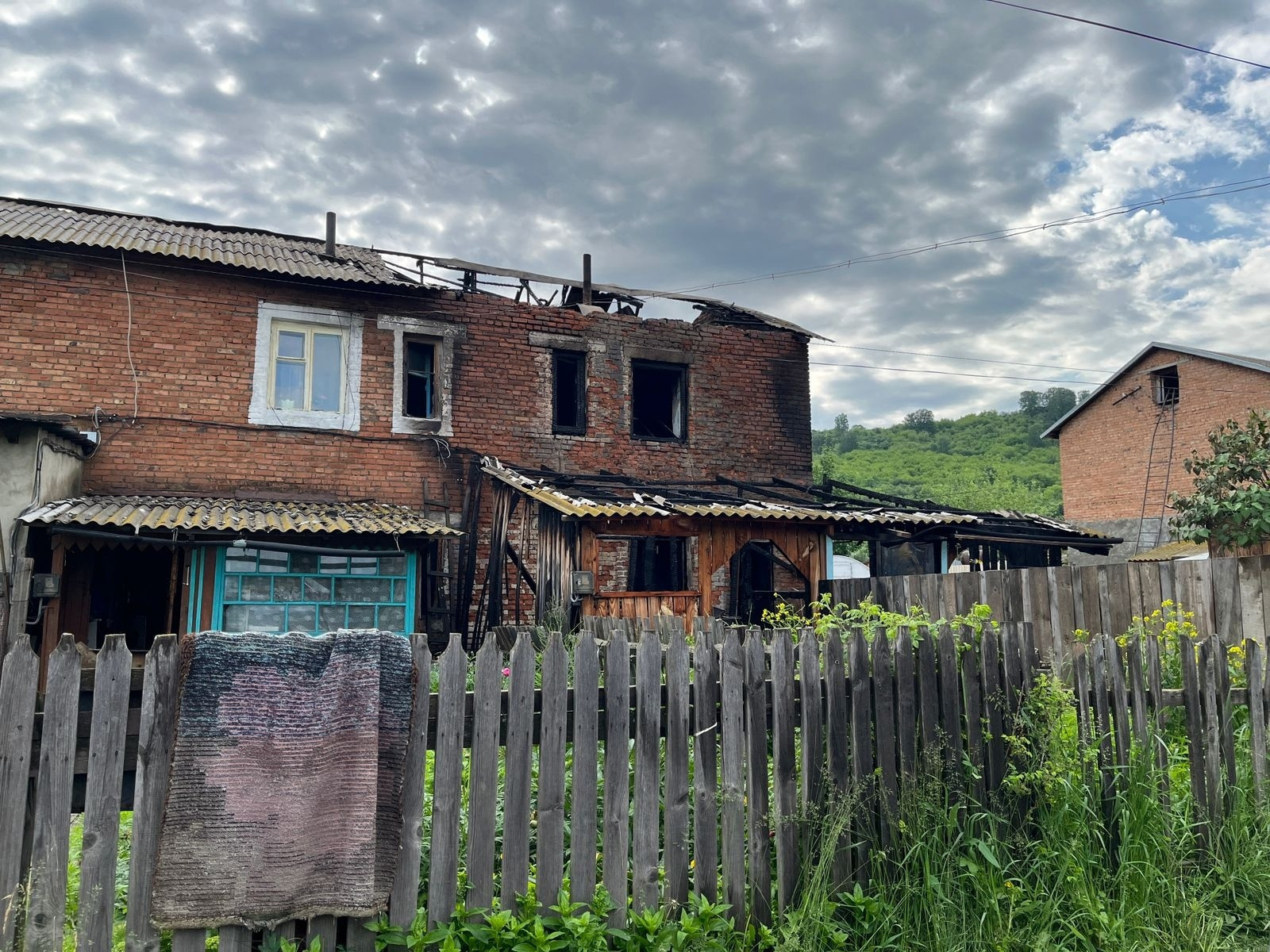 Не успел спастись: 8-летний мальчик погиб на пожаре в Алтайском крае