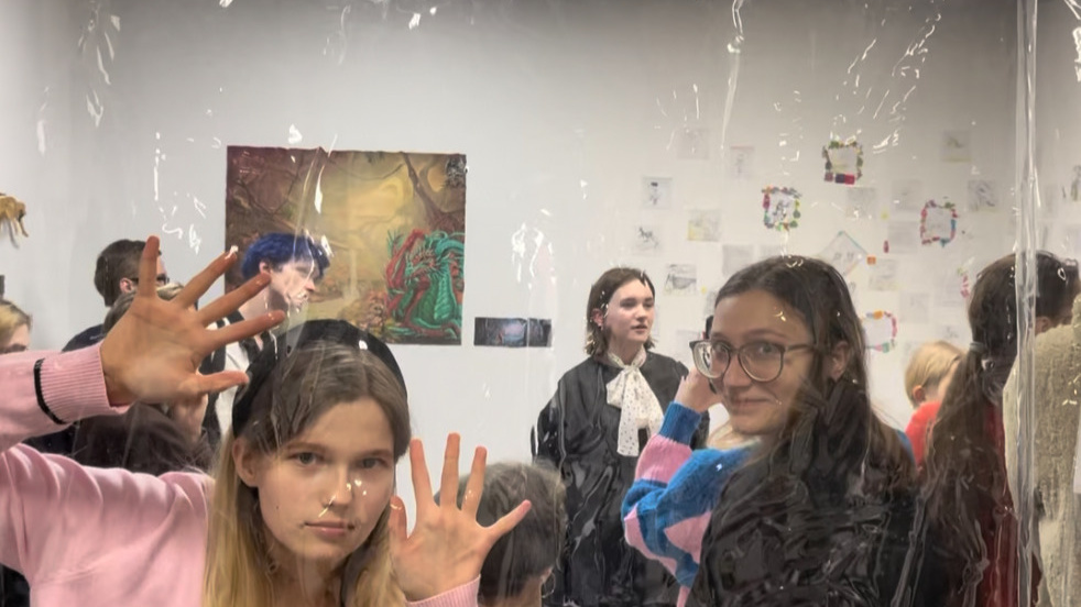 Интеллектуальные тусовки в «Парнике»: почему молодежь развивает в Архангельске современное искусство