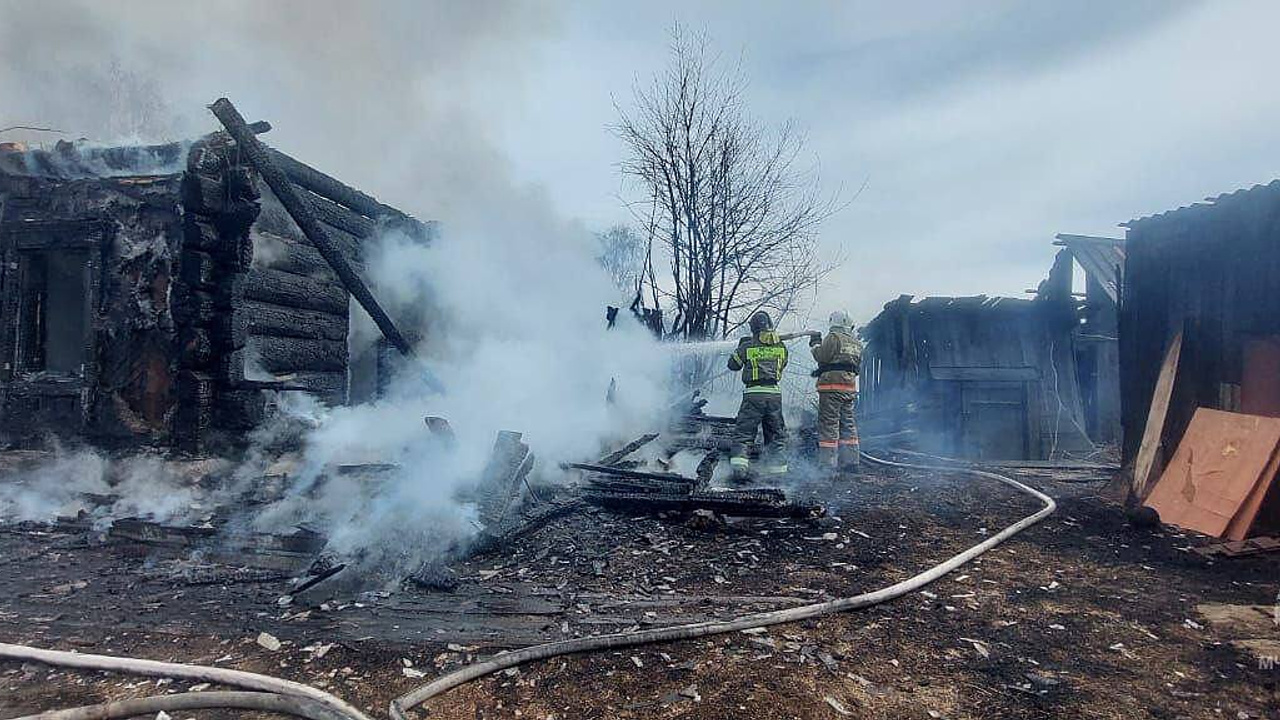 Три человека погибли на пожаре в Красноярском крае