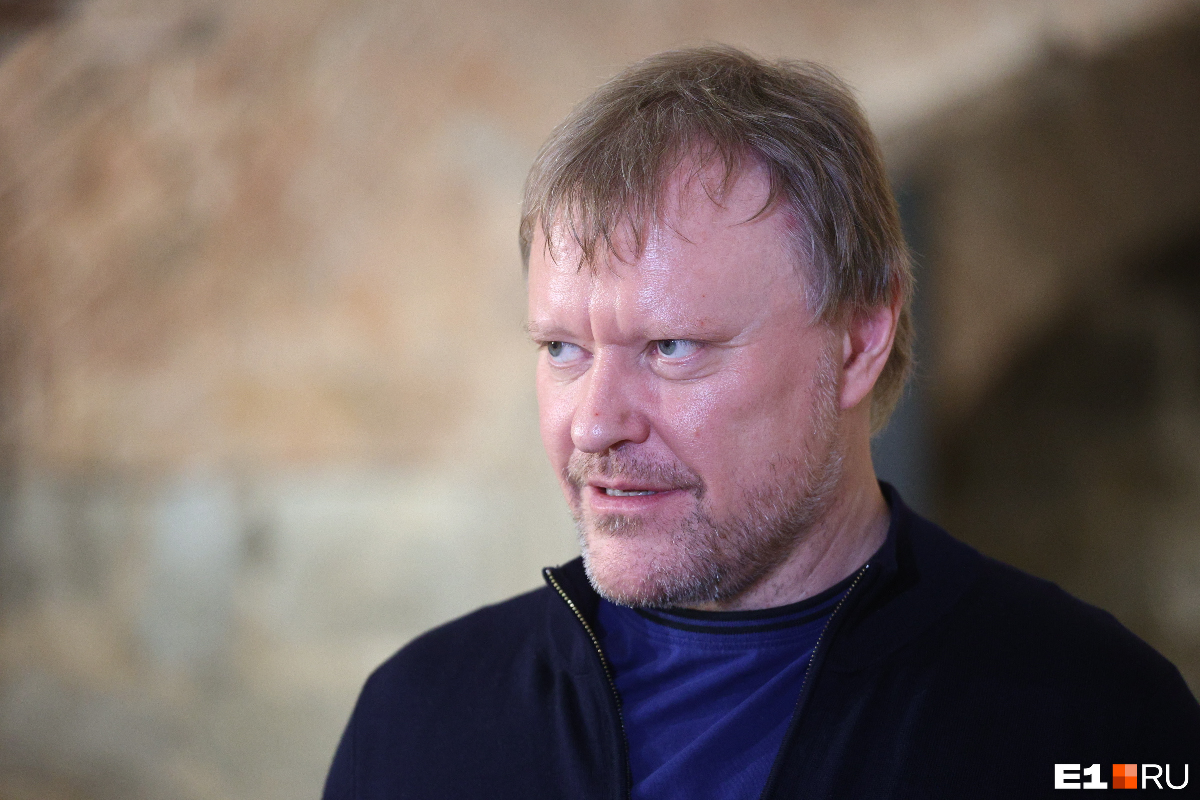 Башмаков собрал в одной выставке картины более 30 художников
