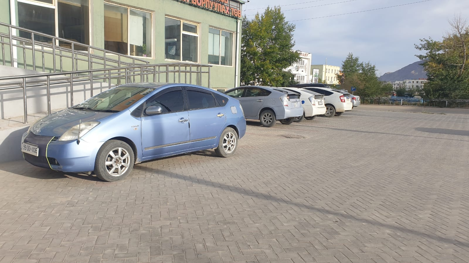 Кажется, что минимум половина авто в Монголии — это Toyota Prius