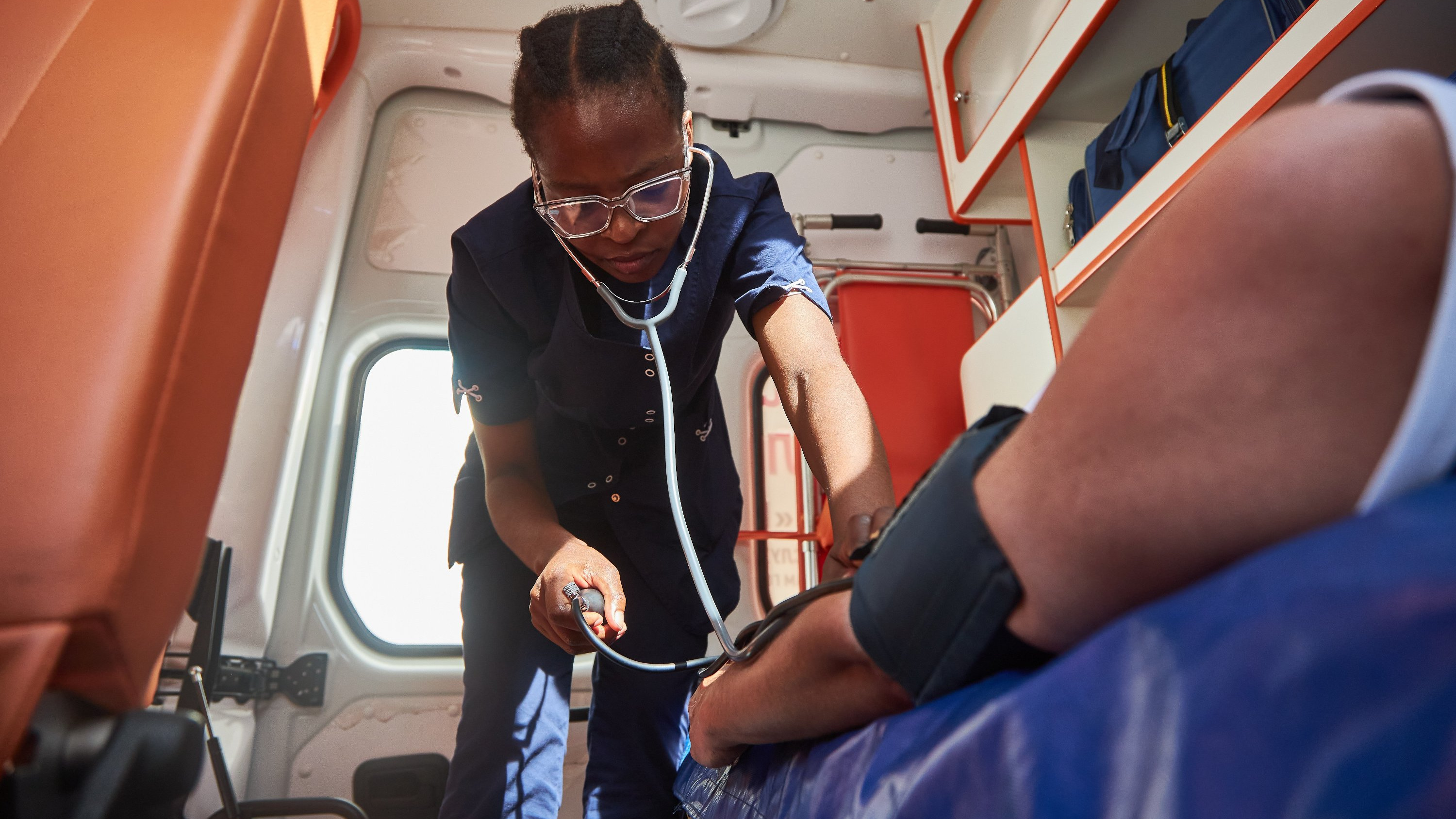 «Пациенты удивлялись: "А африканцы тоже работают?"»: как медсестра из Конго трудится на скорой помощи в Самаре
