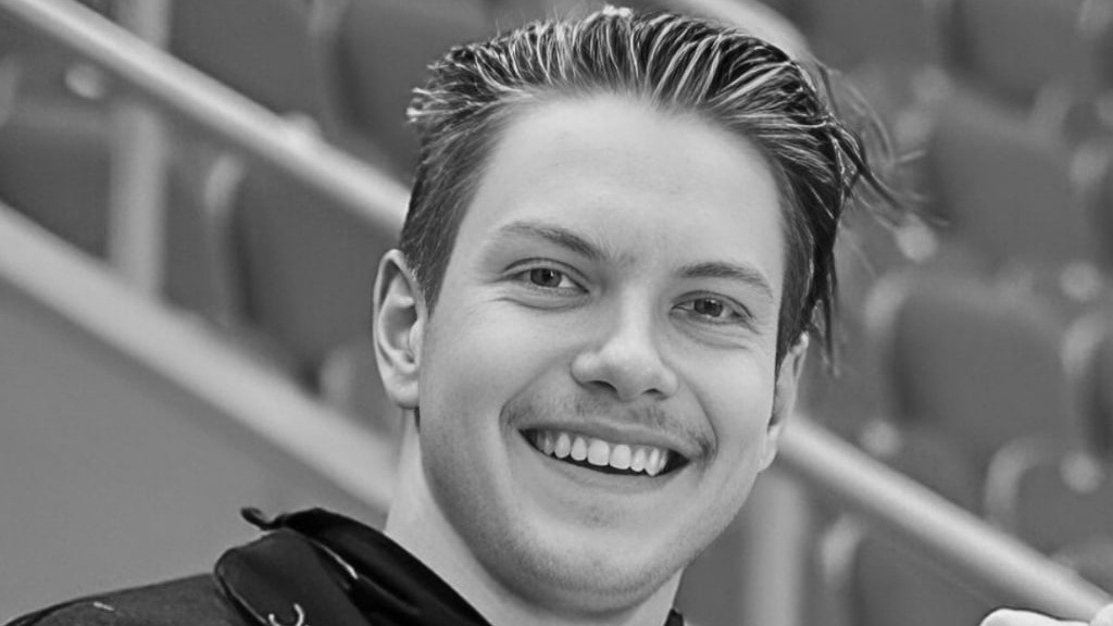 17-летний чемпион России по хоккею с мячом умер после укуса клеща