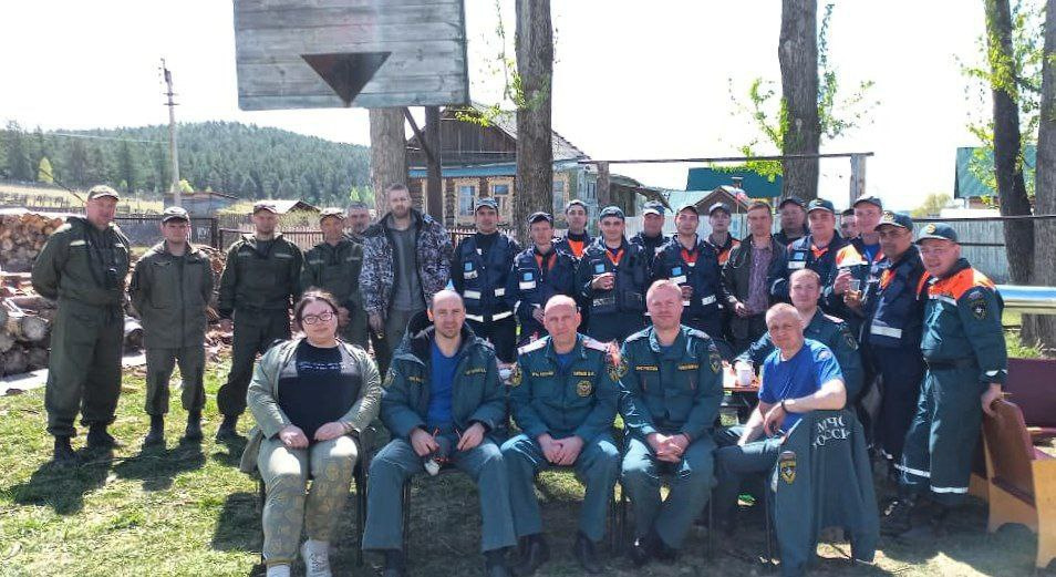 Со стихией боролись сотрудники нацпарков, добровольцы и специалисты из Перми Со стихией боролись сотрудники нацпарков, добровольцы и специалисты из Перми
