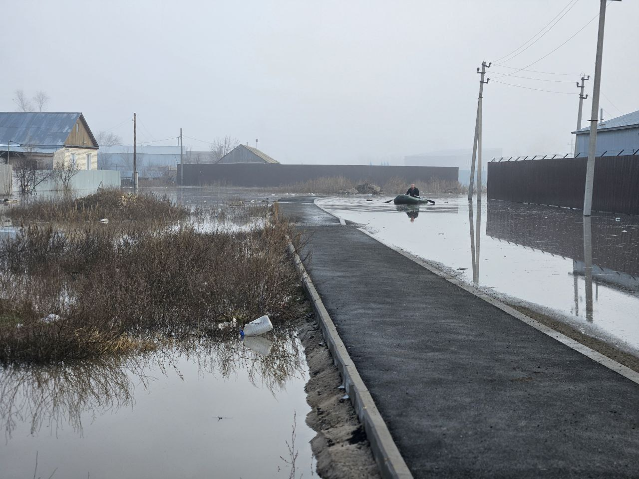 Паводок в Оренбурге, на сколько поднялся Урал, фото и видео - 10 апреля  2024 - ФОНТАНКА.ру