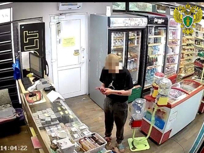 В Омске посетитель напал на сотрудника магазина — мужчина в реанимации