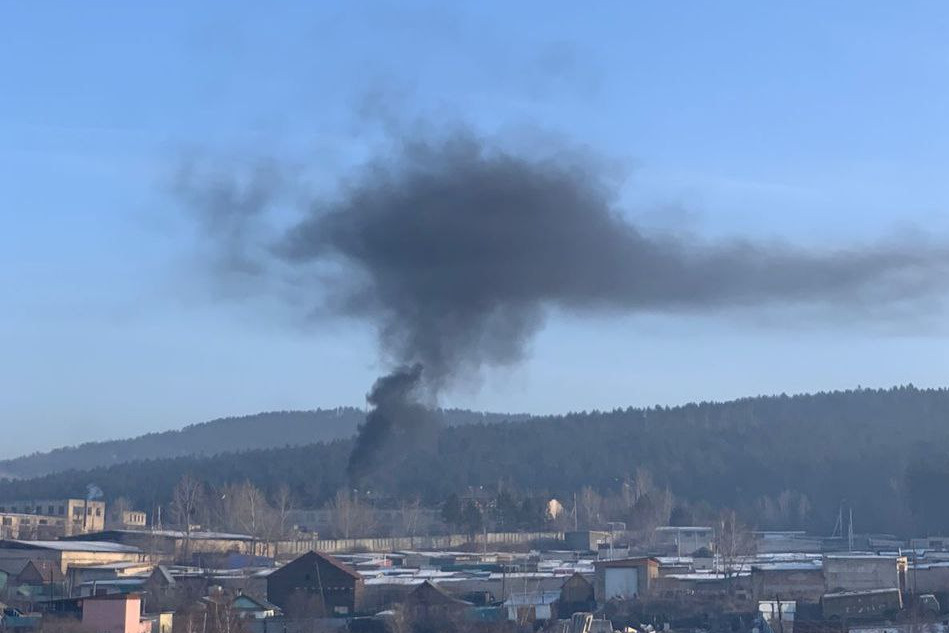 Откуда черный дым на Верхоленской в Сосновом Бору в Чите - 28 февраля ...