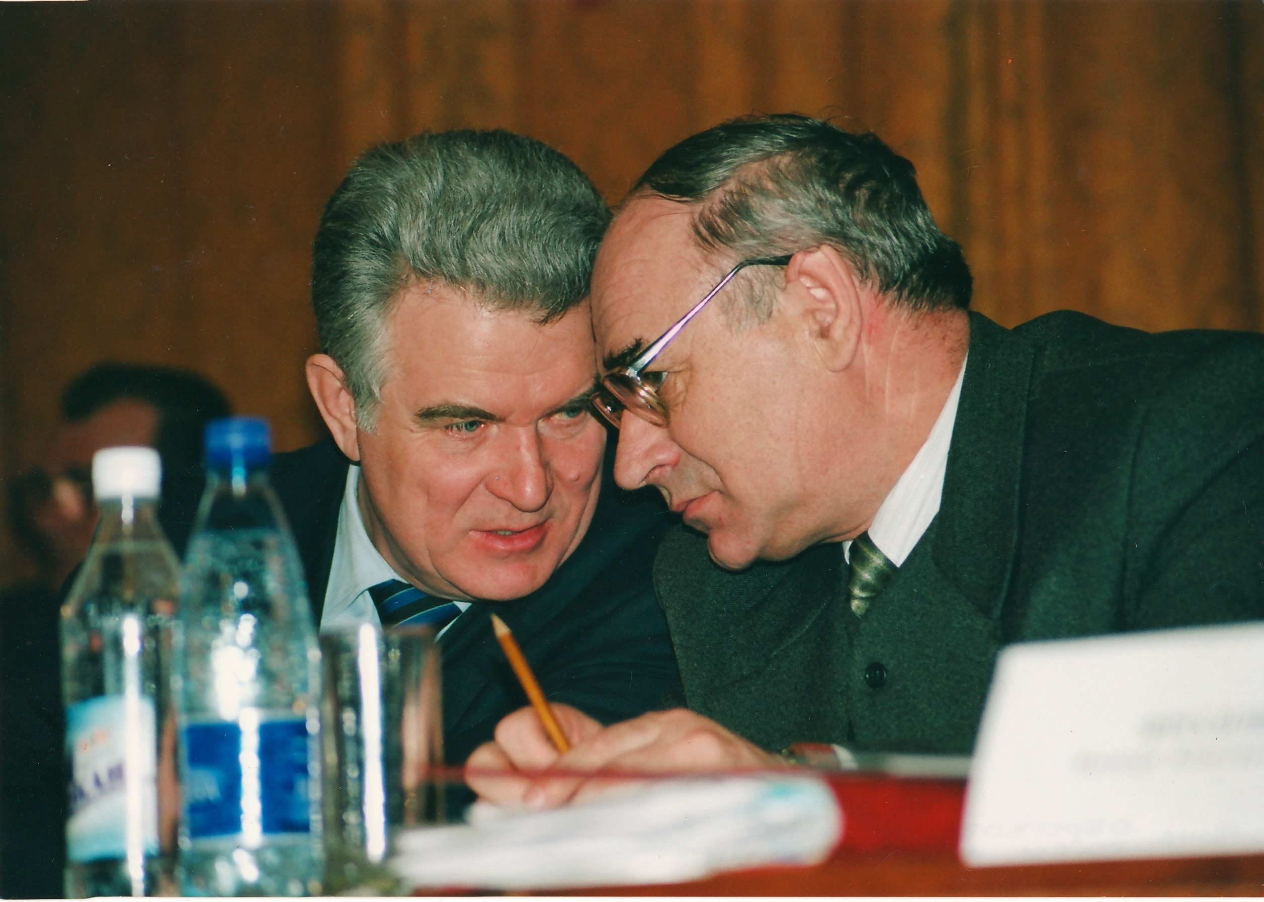 С бывшим главой Таврического района Геннадием Бужерей. 2002-й год