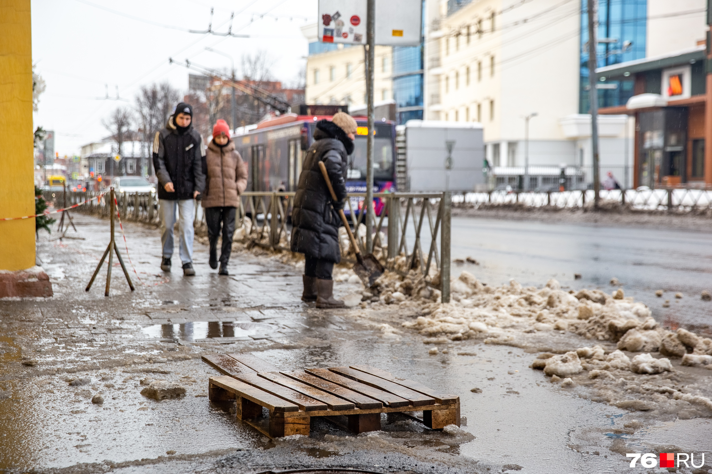Скользко на улице. Санкт-петербург гололед. Новости гололед сегодня. Гололед в питере. Лед гололед.