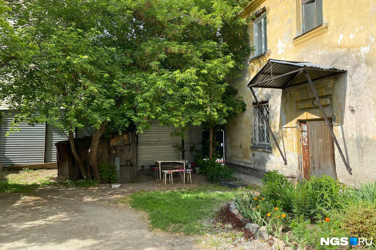 Жители соседних домов говорят, что сауна не доставляет неудобств Жители соседних домов говорят, что сауна не доставляет неудобств