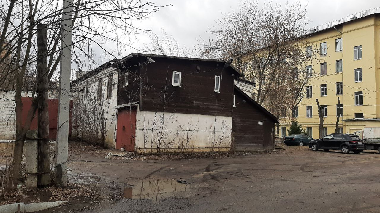 «Нам весь свет закроет»: среди пятиэтажек в центре Ярославля собираются построить семиэтажный дом