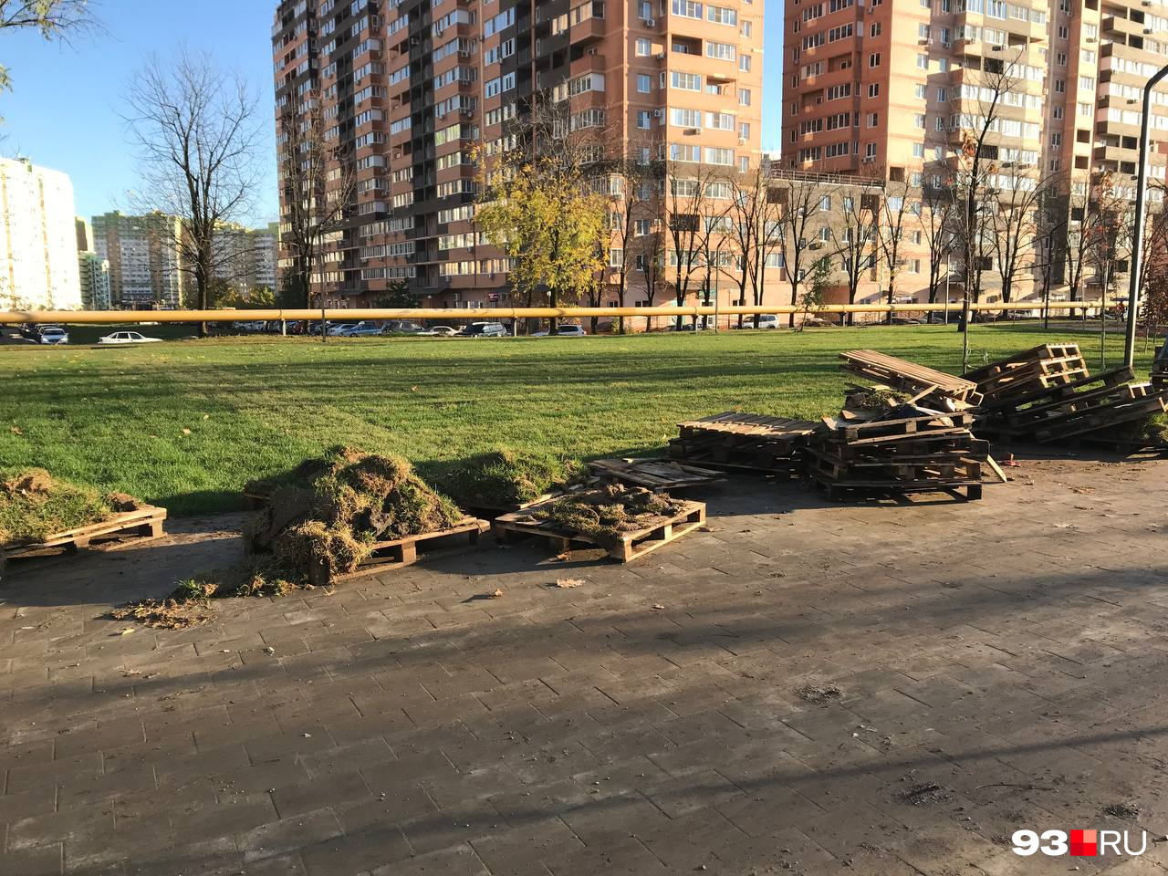 Оставшийся рулонный газон Оставшийся рулонный газон