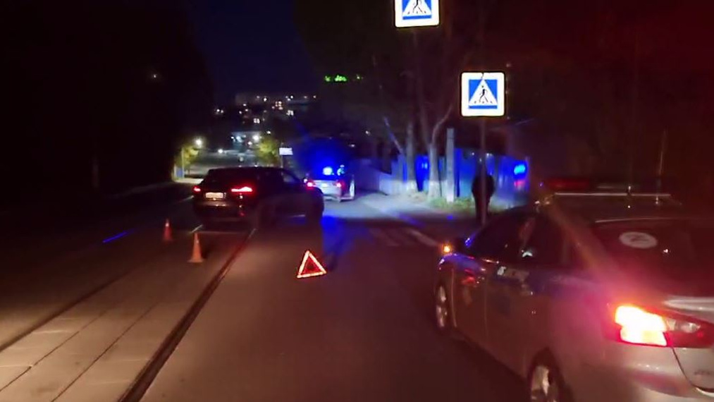 В центре Нижнего Новгорода водитель на Porsche Cayenne сбил женщину на зебре