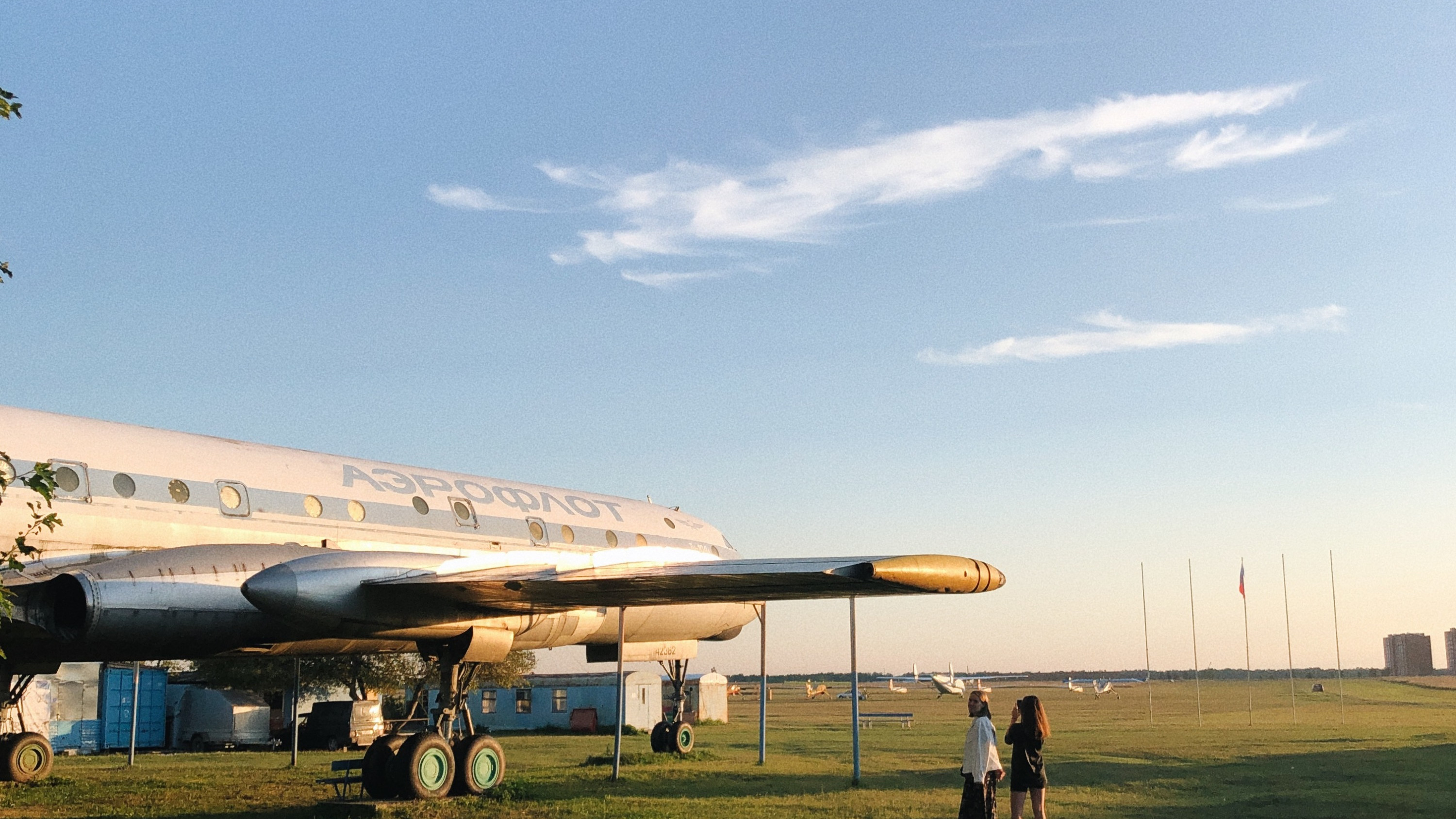 Советский самолет и Руян-на-Оби: необычные места недалеко от Новосибирска, где можно отдохнуть на майских праздниках