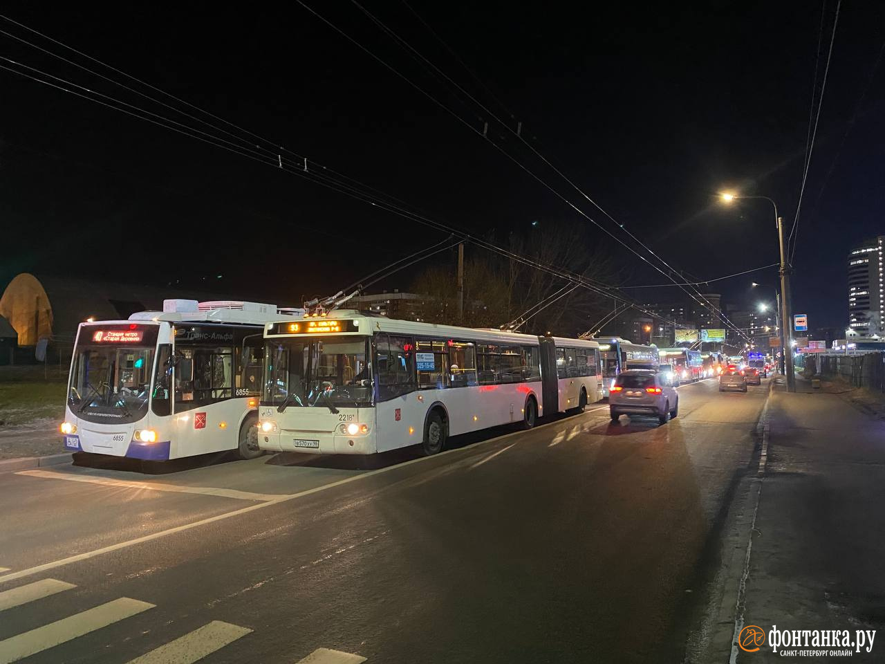 На Торфяной дороге автобусы и троллейбусы остановило ДТП - 16 ноября 2023 -  Фонтанка.Ру