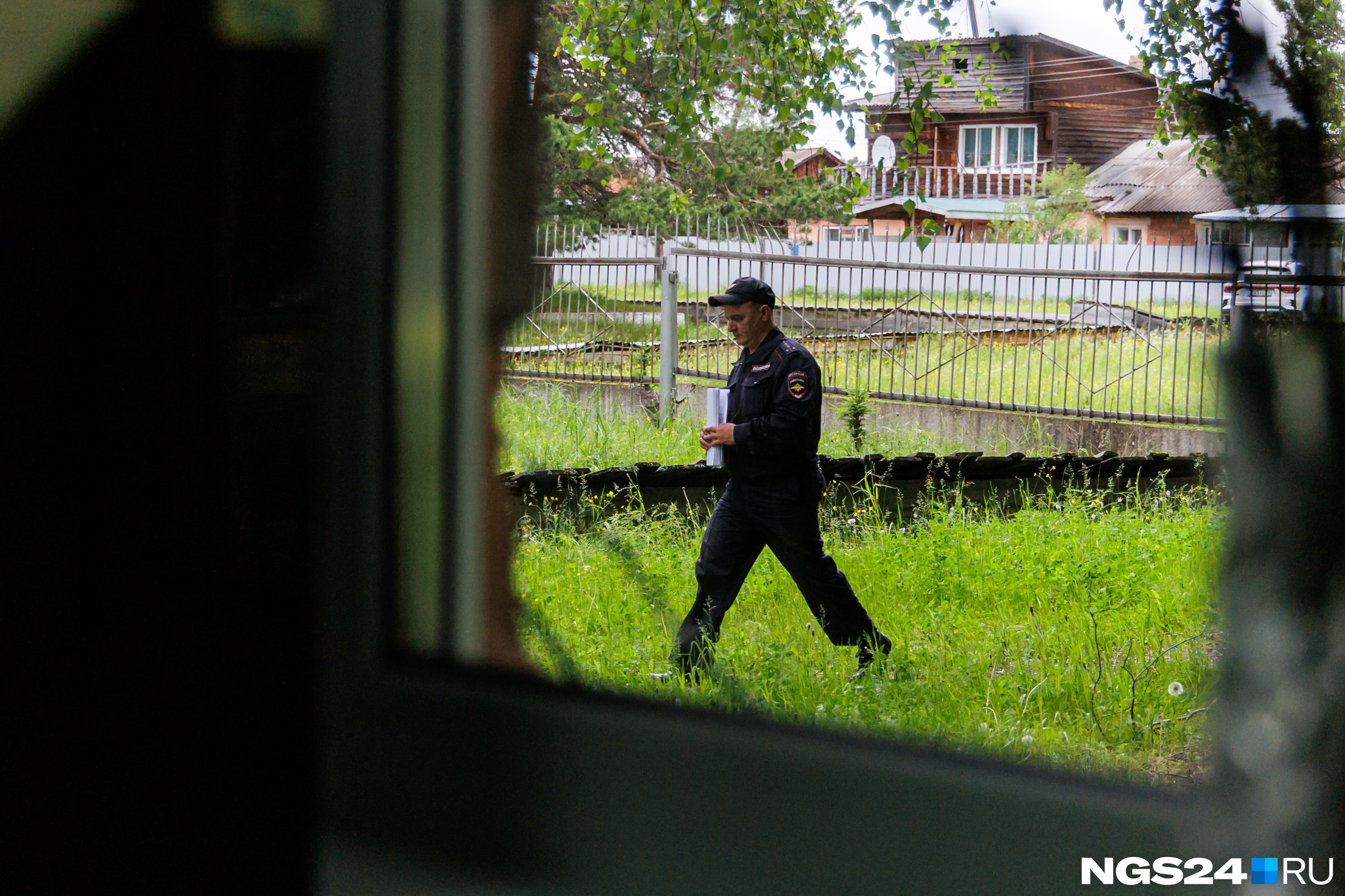 Кричал так, что соседи вызвали полицию: в Красноярском крае подростки жестоко надругались над мальчиком