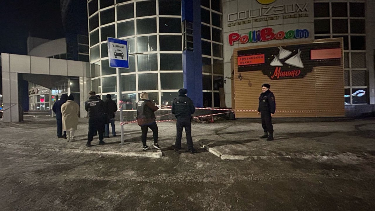 Прокуратура и следком начали проверки после пожара в ТЦ Новокузнецка: рассказываем, что происходит