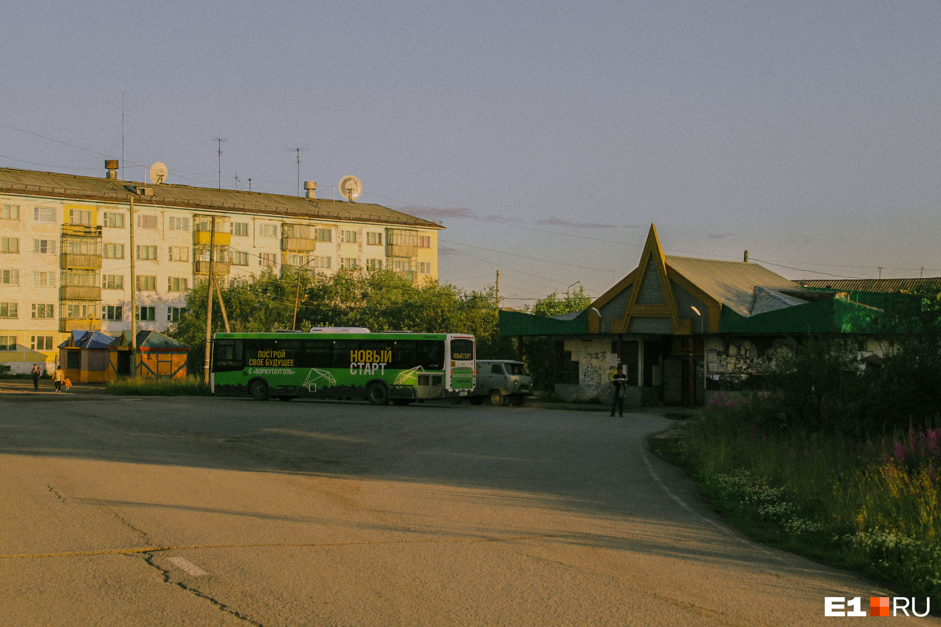 Одна из автобусных остановок