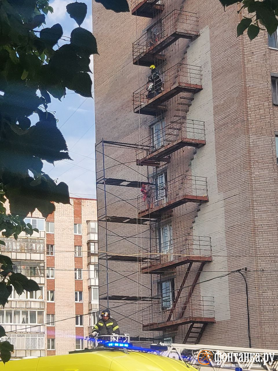 Три человека пострадали в пожаре на Авангардной | 27.06.2023 |  Санкт-Петербург - БезФормата