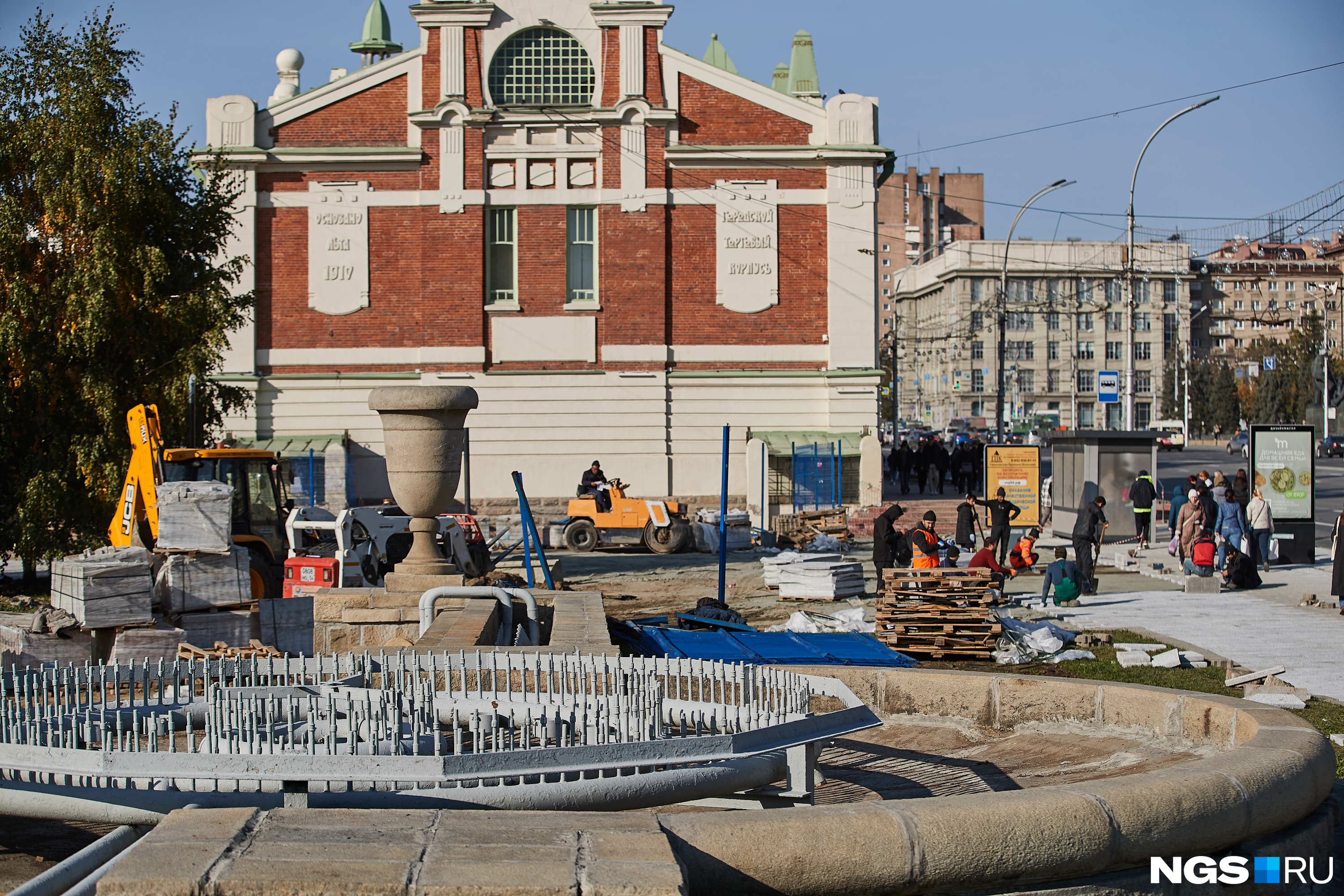 О том, что Первомайский сквер будет перекрыт на реконструкцию, стало известно в конце мая.