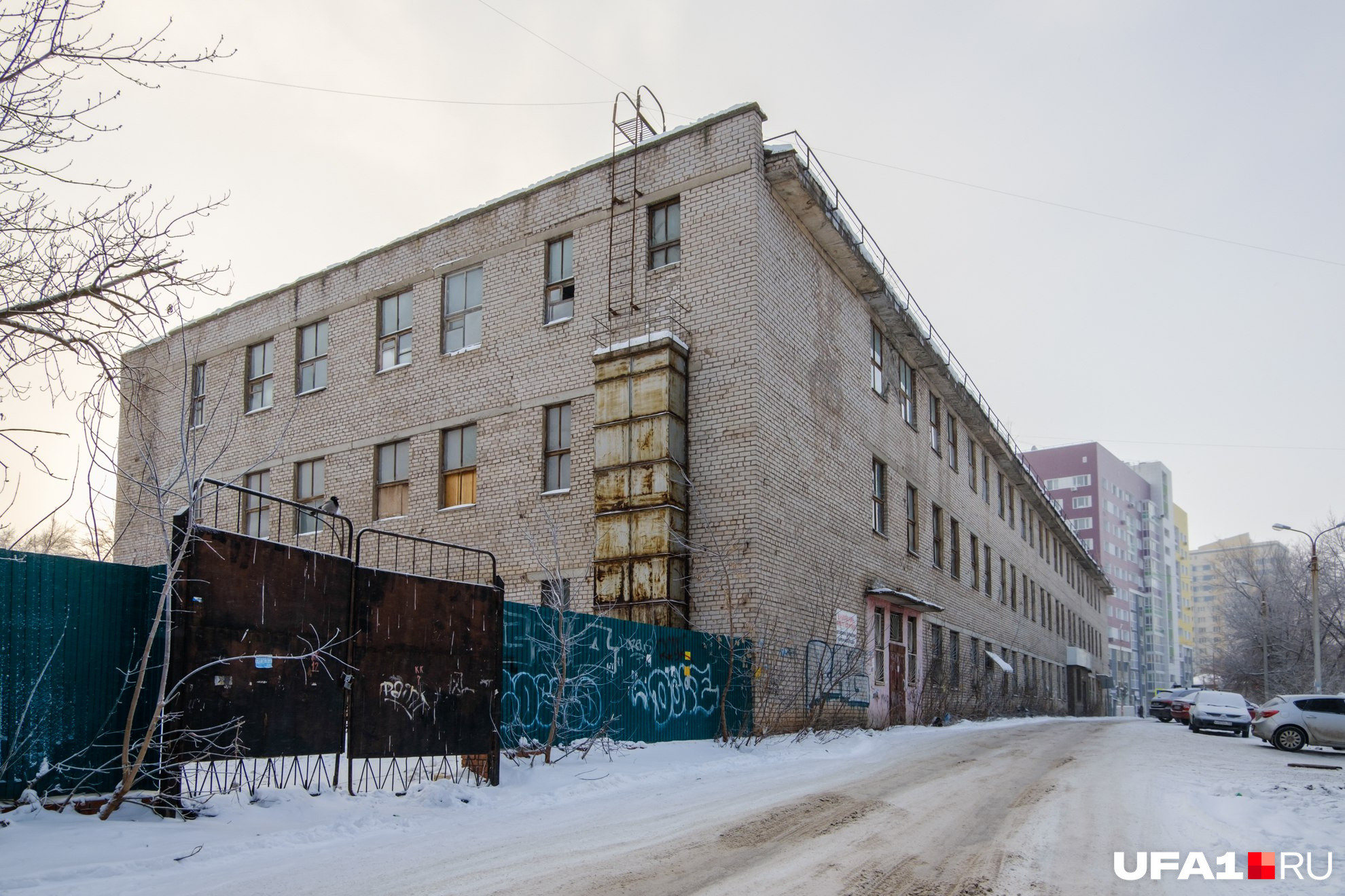 Здание располагается в самом сердце Зеленой Рощи