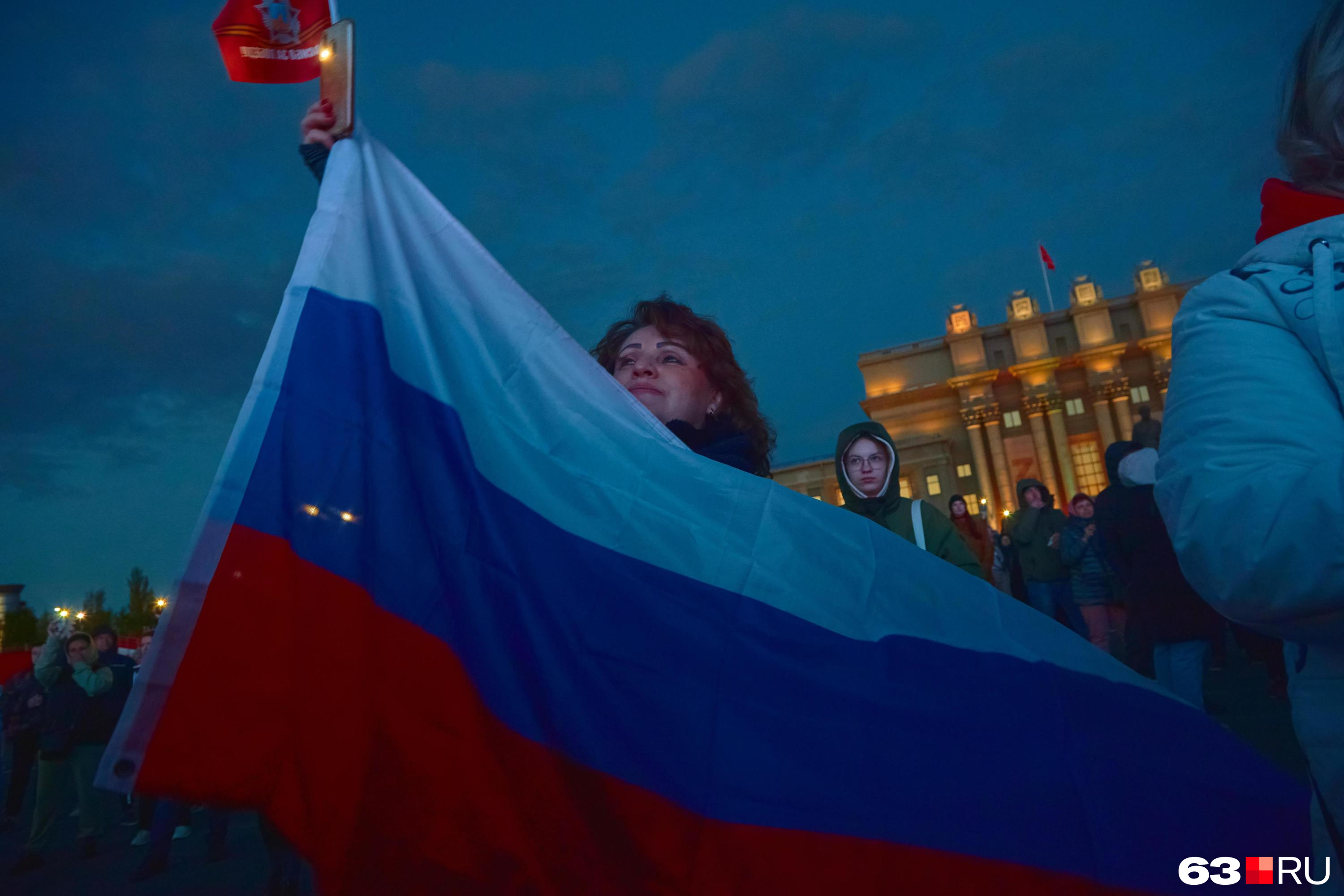 Автопробег и триколор: в Новосибирске ищут организатора праздника на День флага России — что там будет