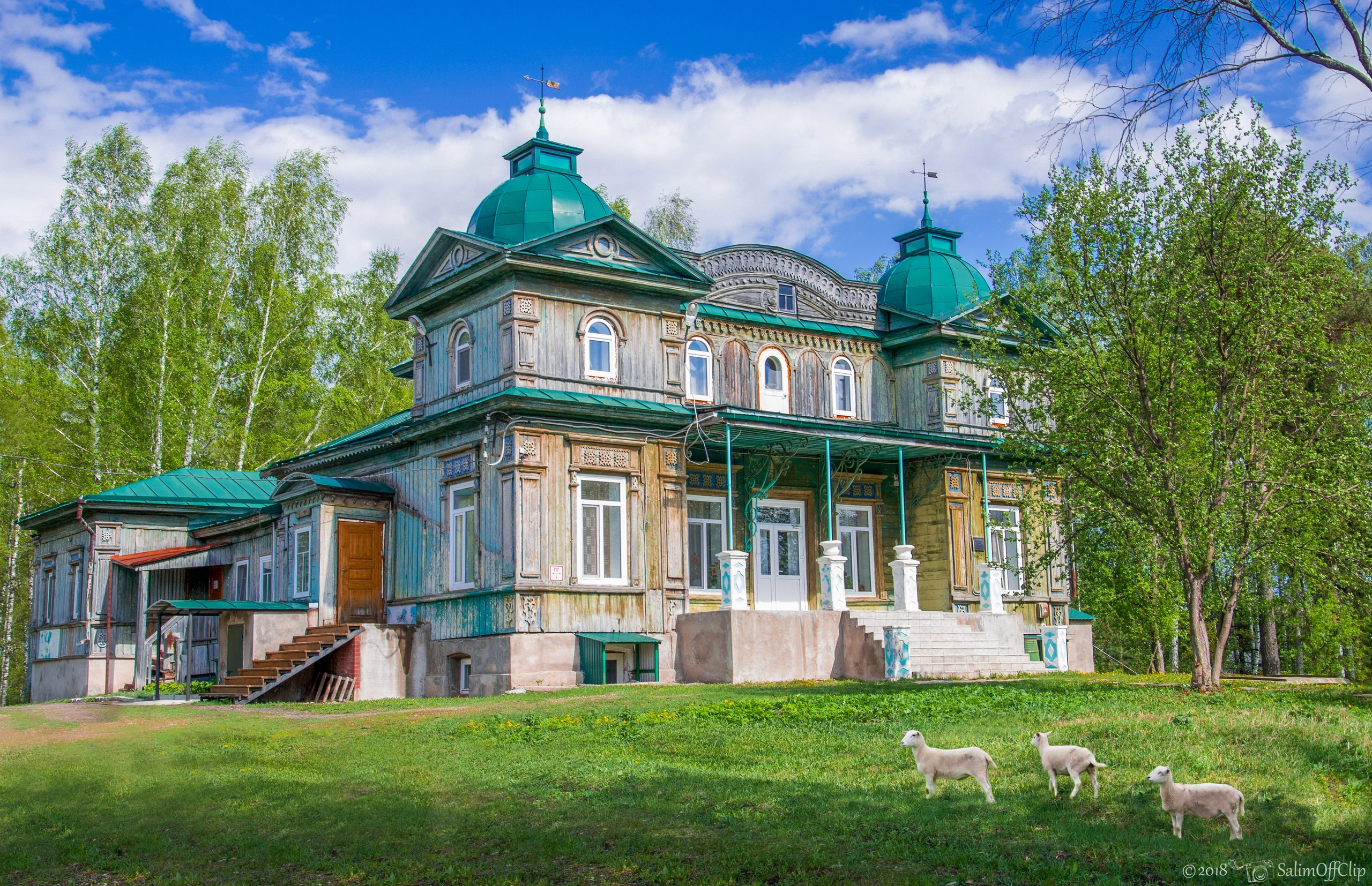 Согласитесь, очень красивое здание! Согласитесь, очень красивое здание!