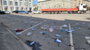 Мусор на тротуаре и парковке: как выглядит площадь Ленина после парада студенчества — фото