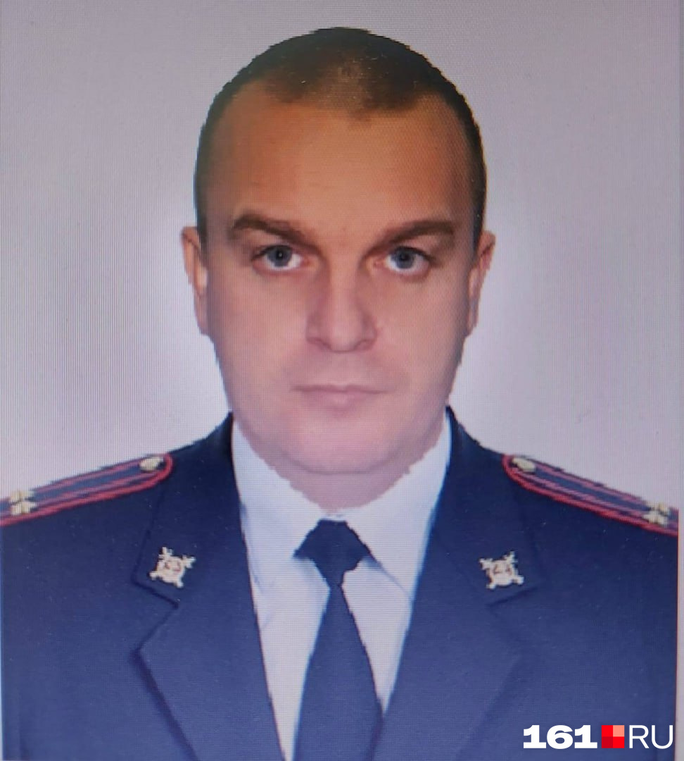 Разглашение гостайны наказывается арестом на срок от четырех до шести месяцев либо лишением свободы на срок до четырех лет с лишением права занимать определенные должности Разглашение гостайны наказывается арестом на срок от четырех до шести месяцев либо лишением свободы на срок до четырех лет с лишением права занимать определенные должности